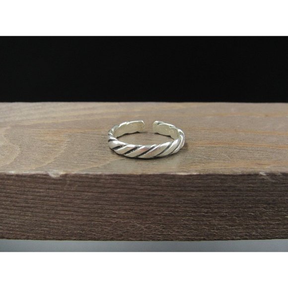 Size 4 Sterling Silver Braid Pattern Toe Band Ring Vintage Statement Engagement - Picture 1 of 8